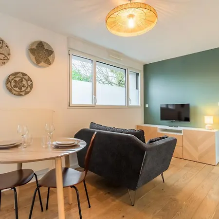 شقة Avec Parking Et Terrasse